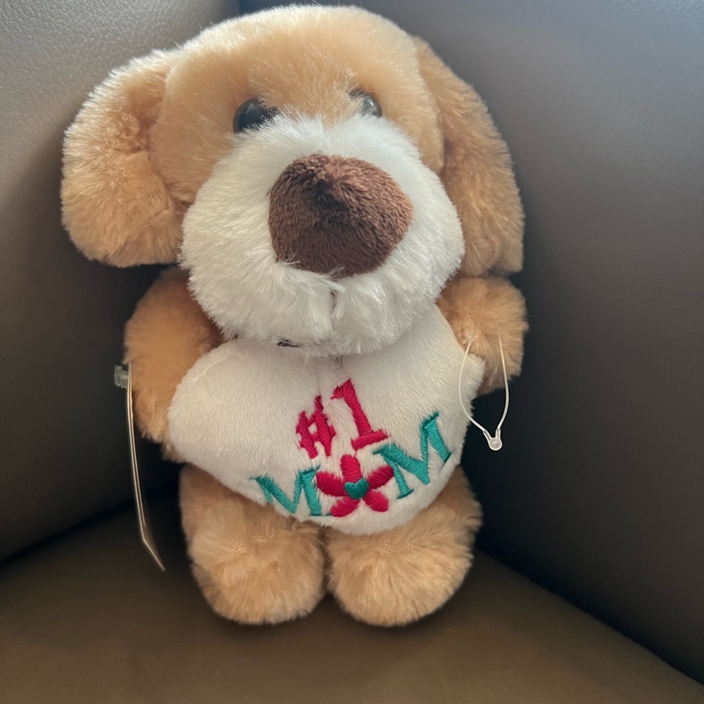 Plush Dog ๐ถ #1 MOM Plush - Tan and White